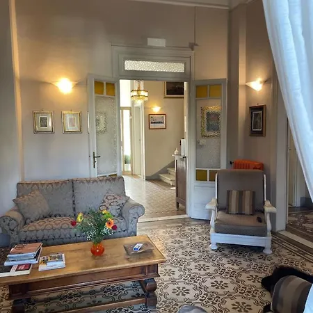 Lukas Vegetarian & Vegan 3* Виареджо