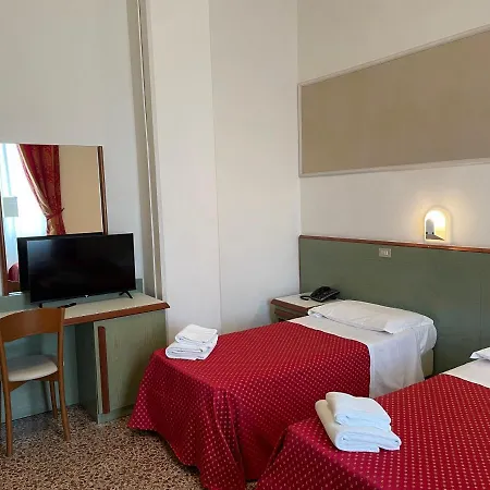 Отель Lukas Vegetarian & Vegan 3*