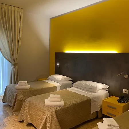 Отель Lukas Vegetarian & Vegan Виареджо