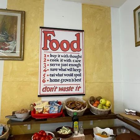 Отель Lukas Vegetarian & Vegan Виареджо