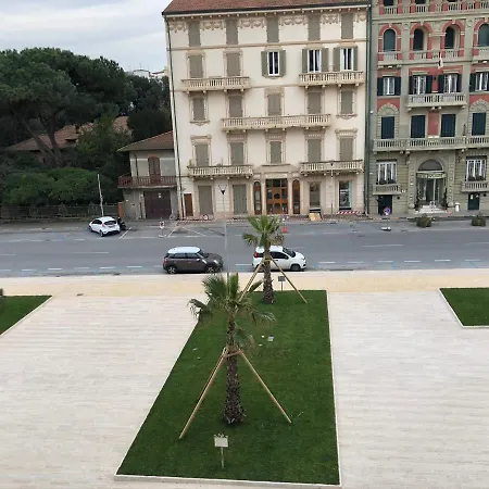 Lukas Vegetarian & Vegan Hotel 3*