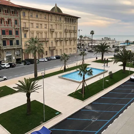 Lukas 3* Viareggio