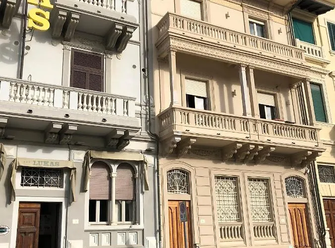 Lukas Vegetarian & Vegan